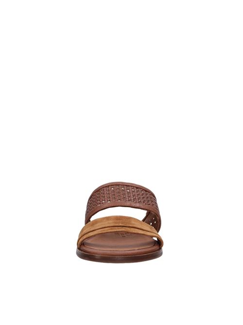 Sandali flat in pelle modello Waimi Ante CHIE MIHARA | WAIMI ANTEMARRONE